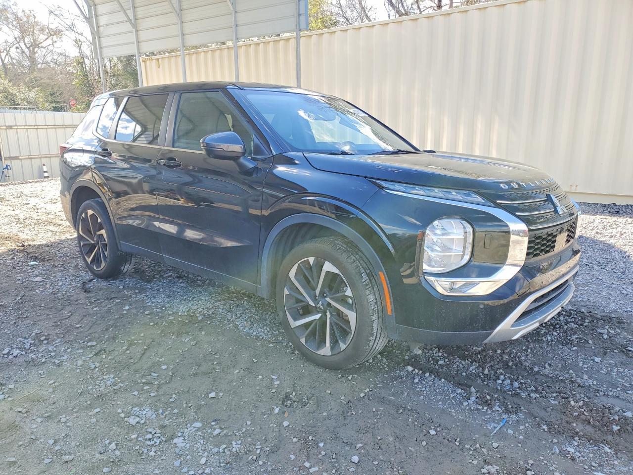 2022 Mitsubishi Outlander Se - Image 4