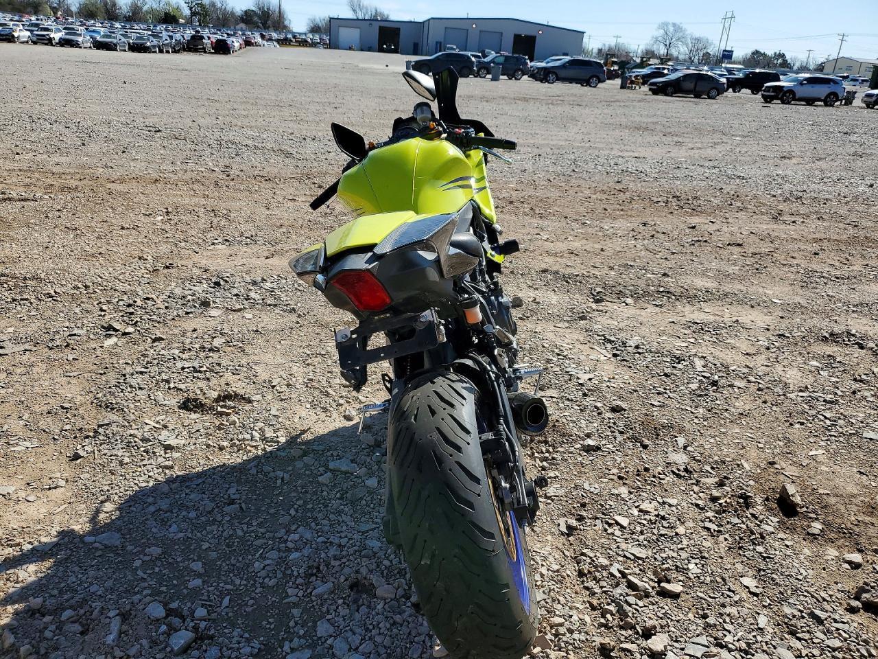 2025 Yamaha Yzfr7 - Фото 4