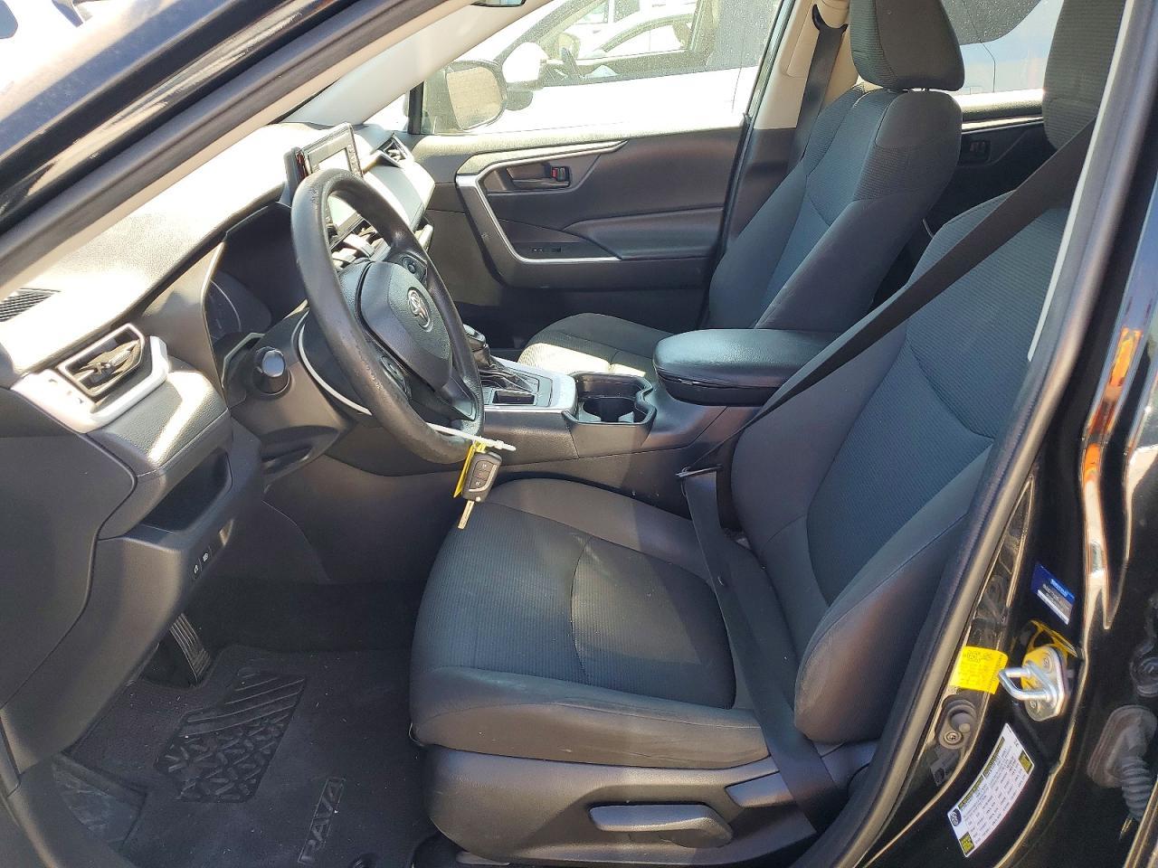 2020 Toyota Rav4 Le - Фото 7