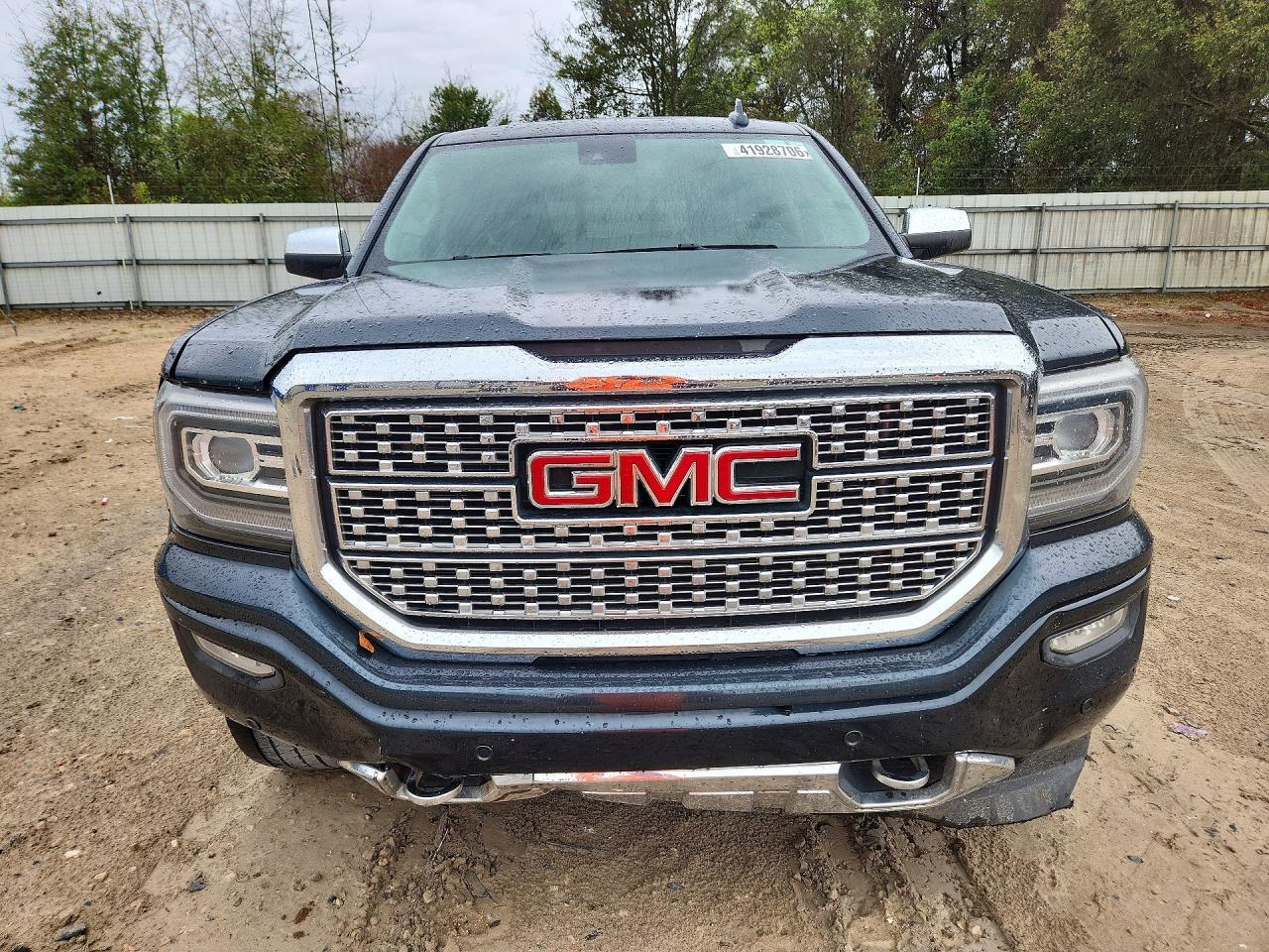 2017 GMC Sierra K1500 Denali - Image 5