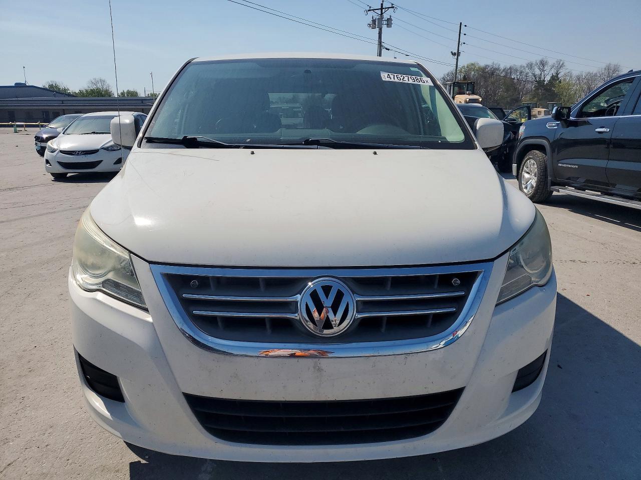 2010 Volkswagen Routan Se - Фото 5
