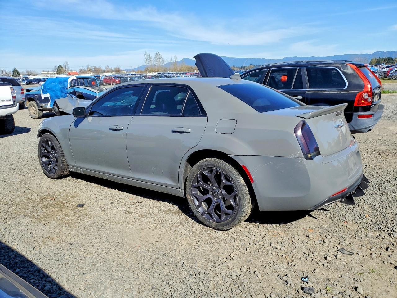 2019 Chrysler 300 S - Фото 2