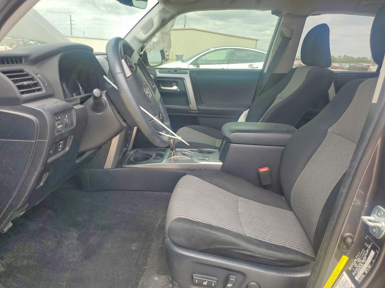 2018 Toyota 4Runner Sr5 - Image 7