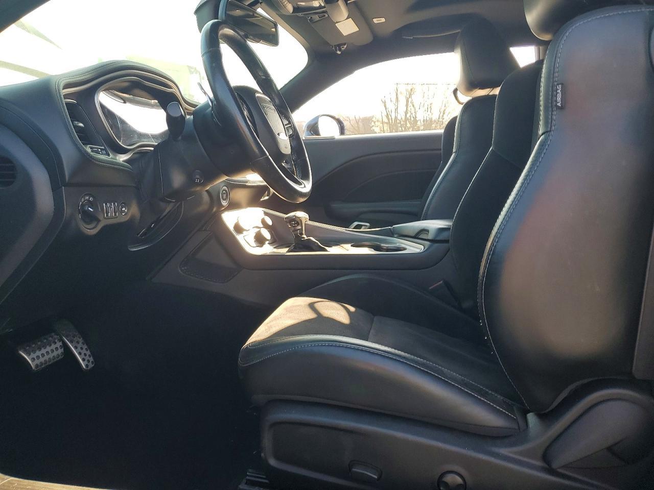 2022 Dodge Challenger - Фото 7
