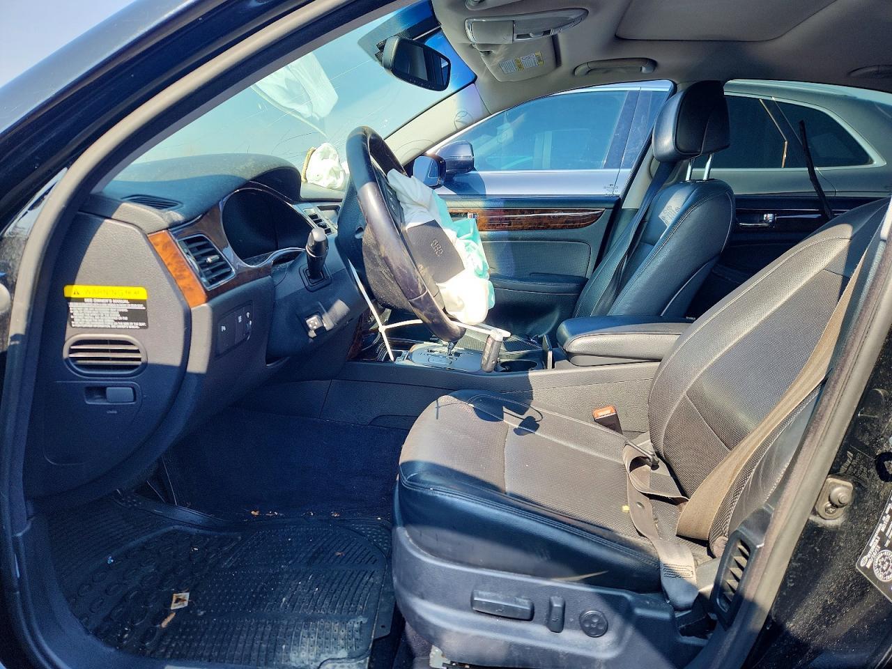 2011 Hyundai Genesis 3.8L - Фото 7