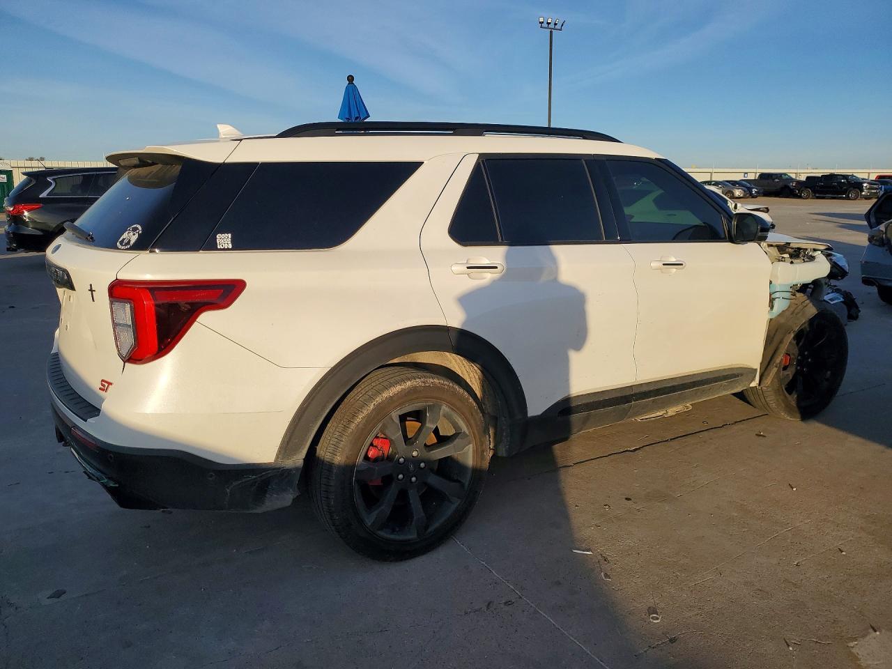 2022 Ford Explorer St - Фото 3