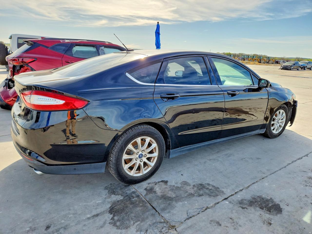 2016 Ford Fusion S - Фото 3