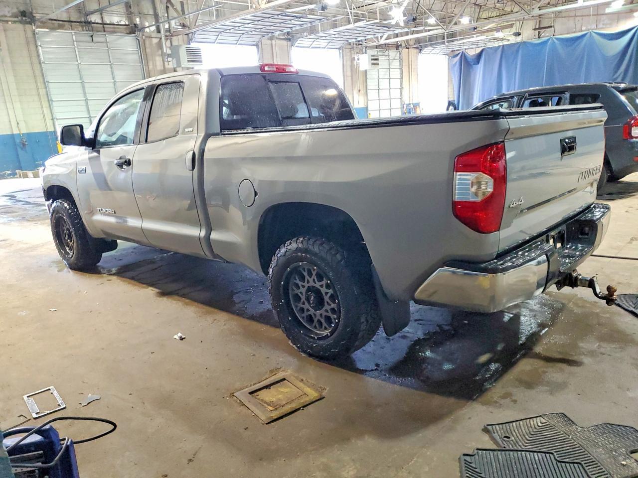 2018 Toyota Tundra Sr5 - Фото 2