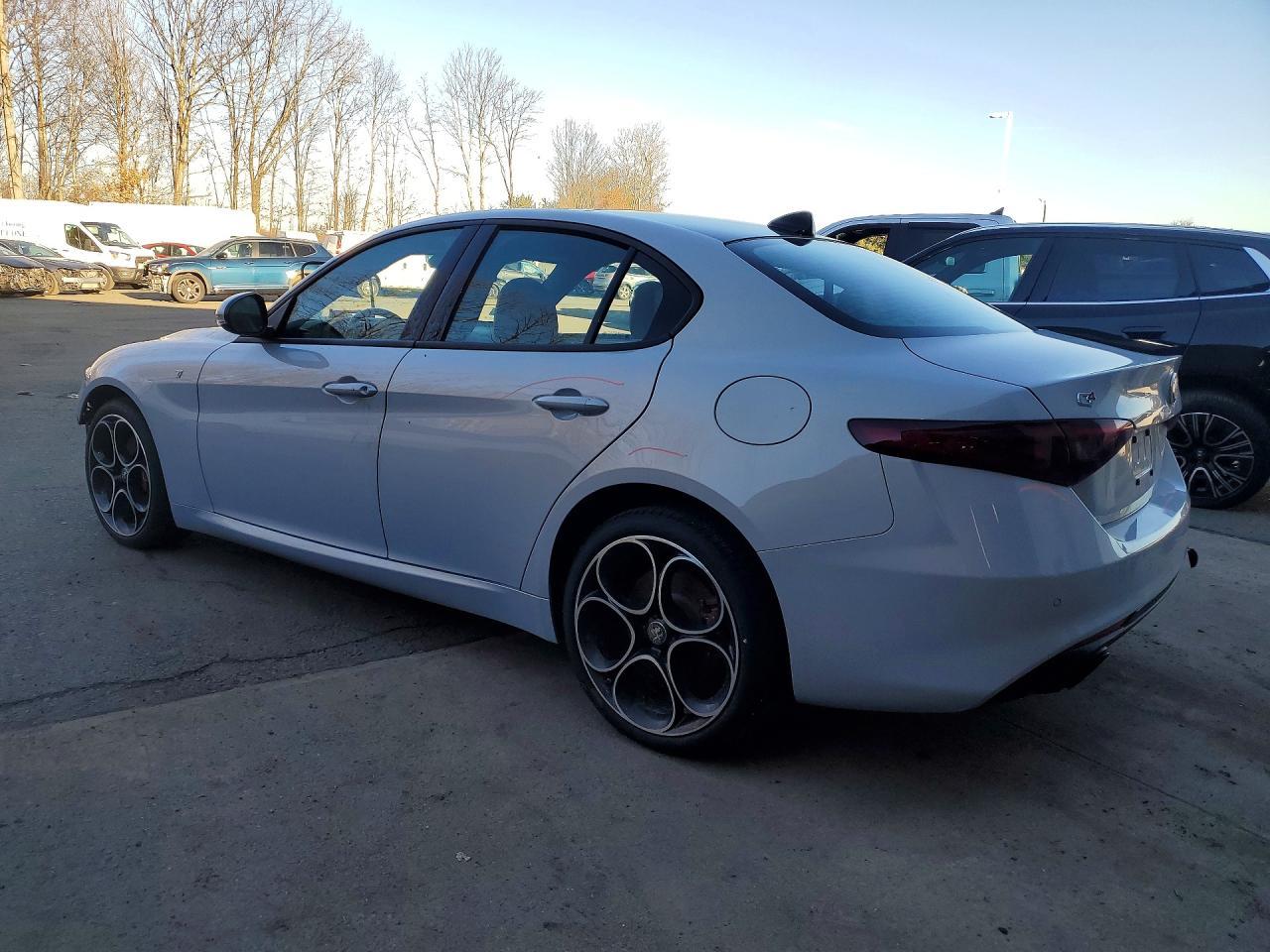 2022 Alfa Romeo Giulia Super - Image 2