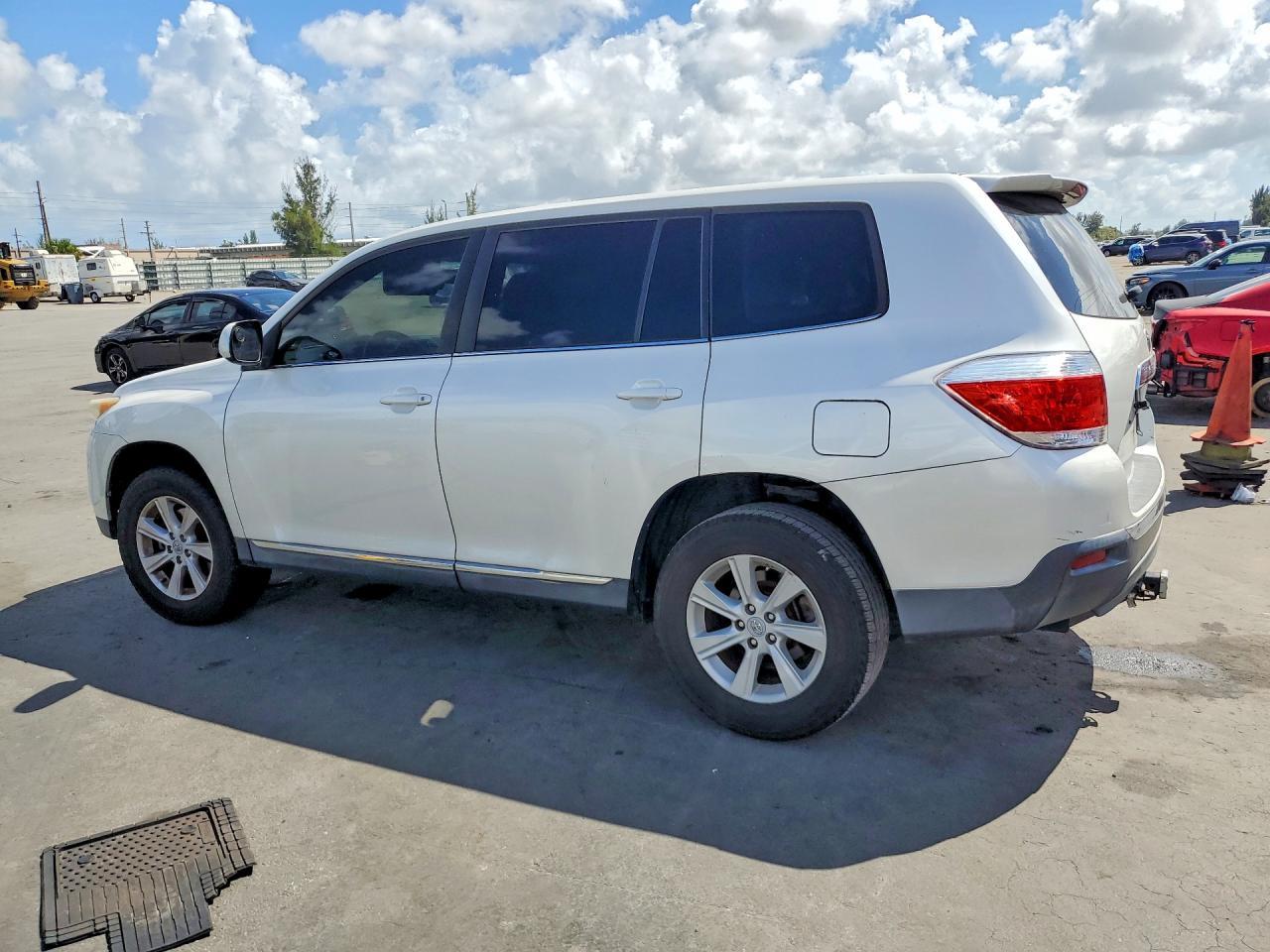 2012 Toyota Highlander Base - Фото 2