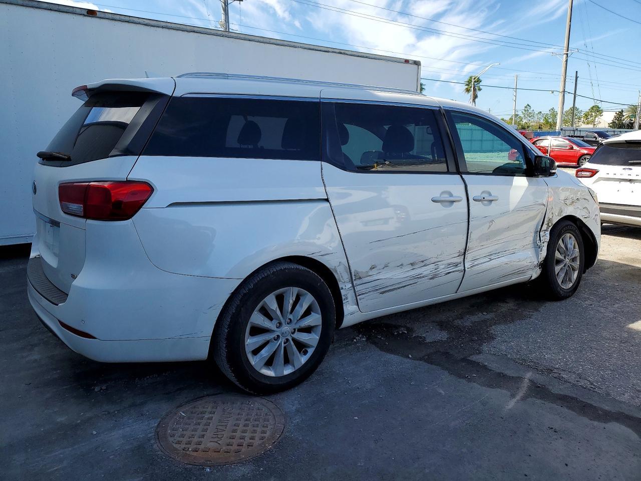 2016 Kia Sedona Ex - Фото 3