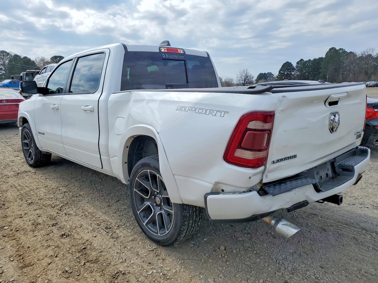 2021 Ram 1500 Laramie - Фото 2