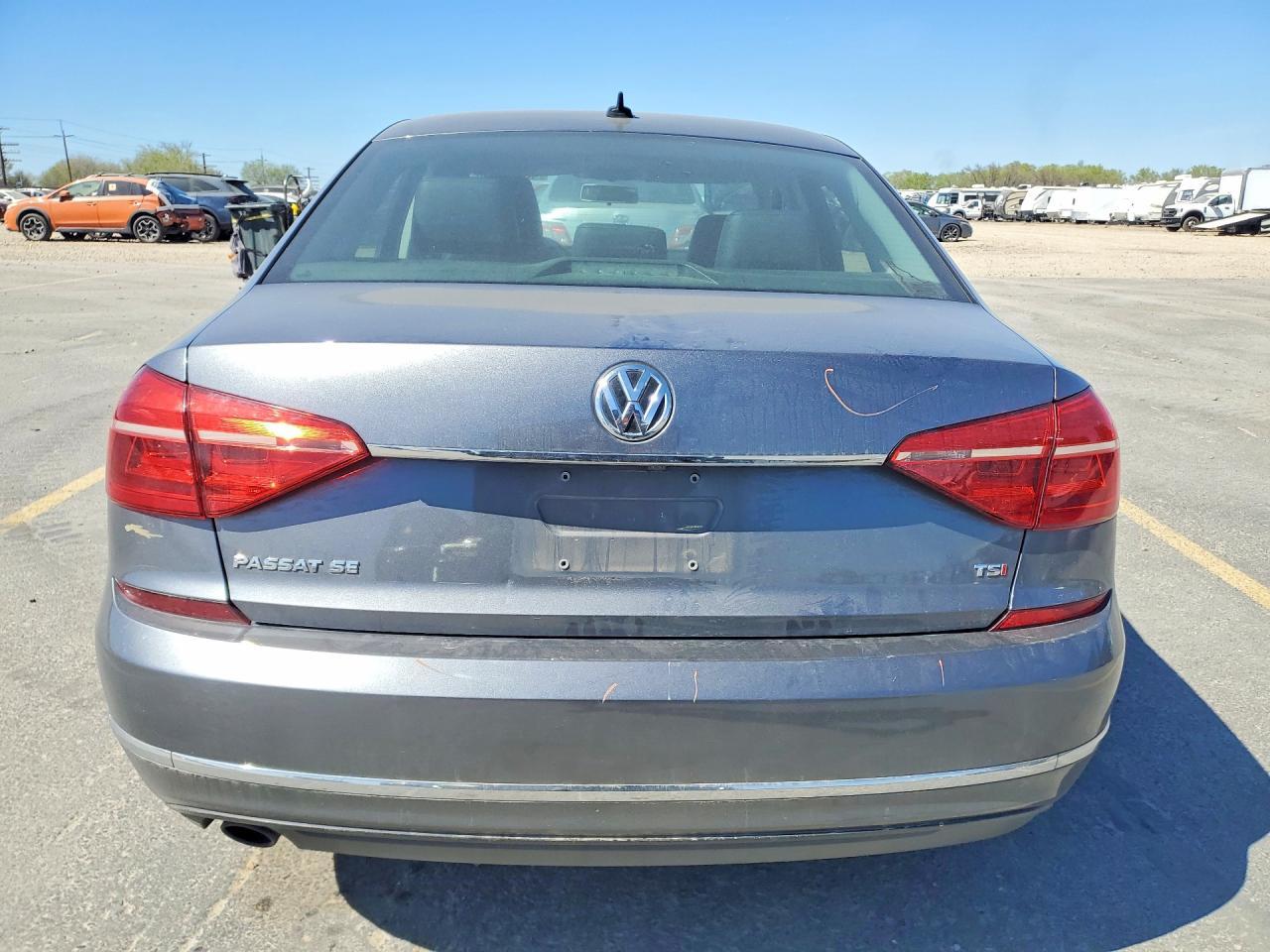 2016 Volkswagen Passat Se - Фото 6