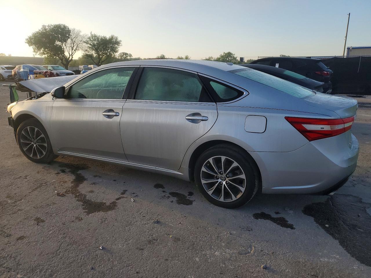 2017 Toyota Avalon Xle - Фото 2