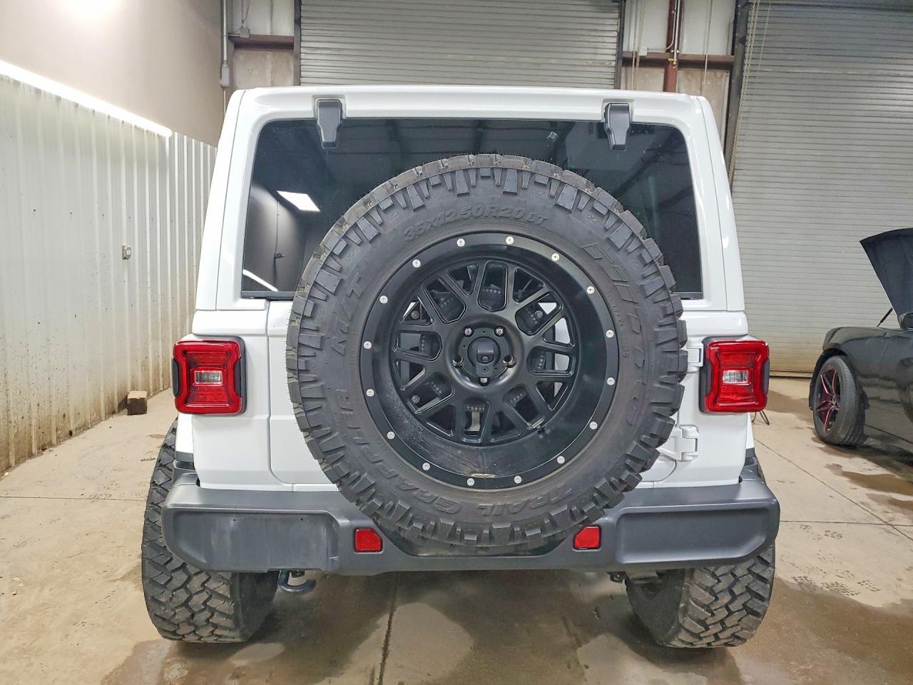 2021 Jeep Wrangler Unlimited Sahara - Image 6