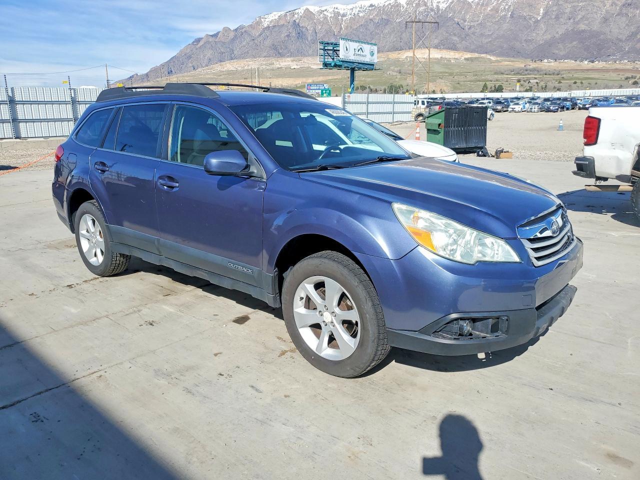 2014 Subaru Outback 2.5I Premium - Image 4