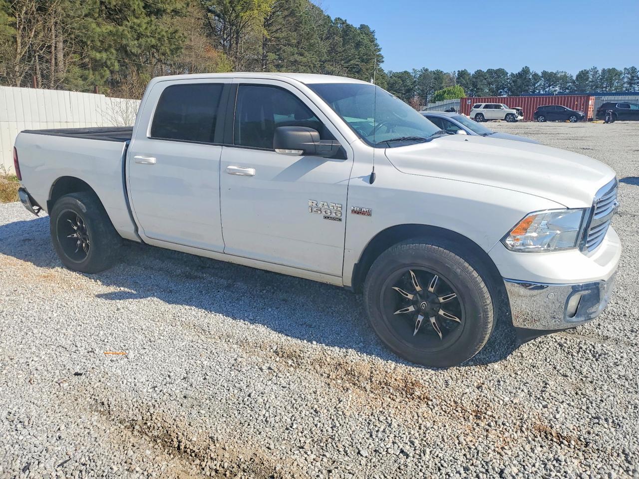 2019 Ram 1500 Classic Slt - Image 4