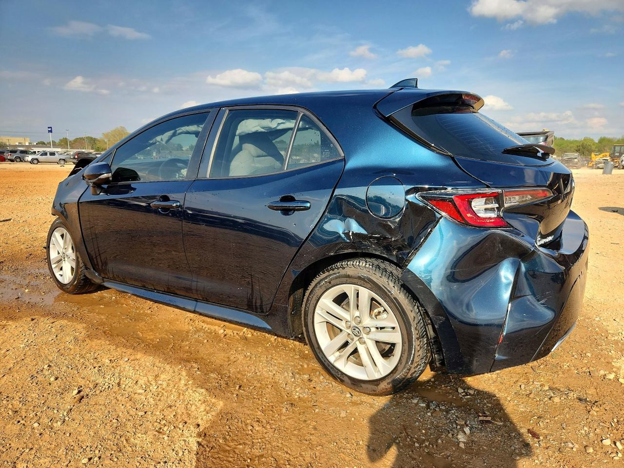 2021 Toyota Corolla Hatchback Se - Image 2