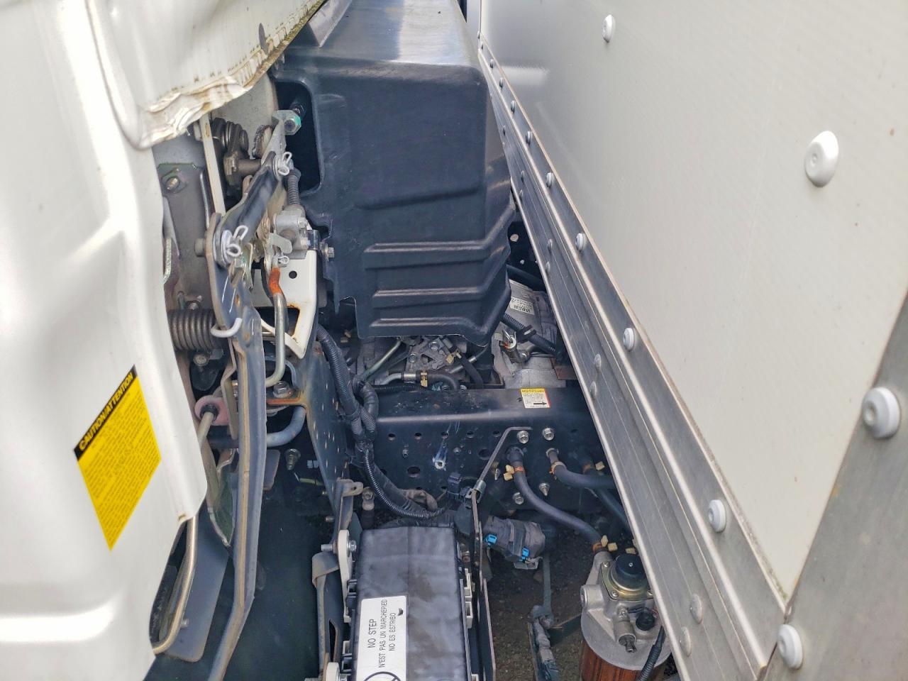 2024 Isuzu Npr Hd Box Truck - Image 7