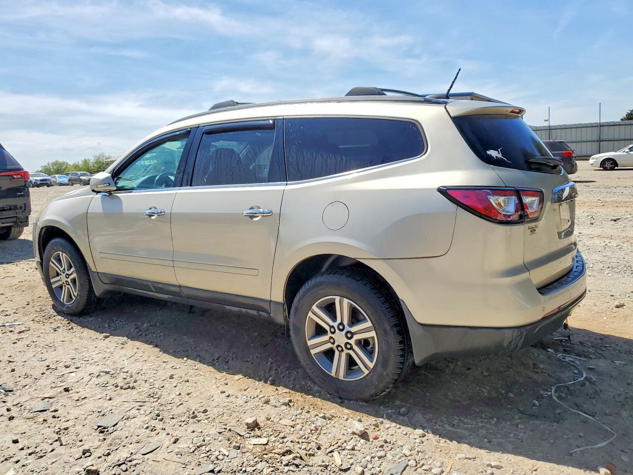 2016 Chevrolet Traverse Lt - Фото 2