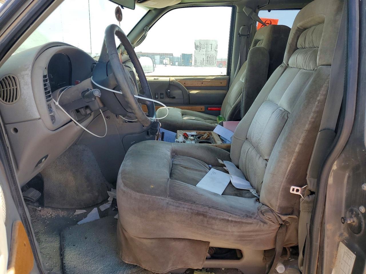 2000 Chevrolet Astro - Фото 7