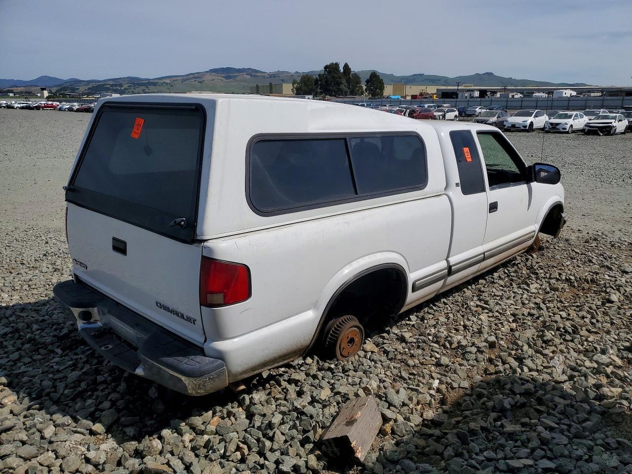 2001 Chevrolet S Truck S10 - Фото 3