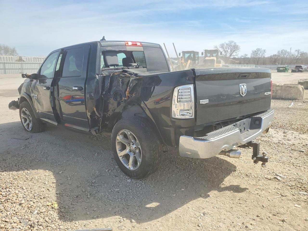 2017 Ram 1500 Laramie - Фото 2