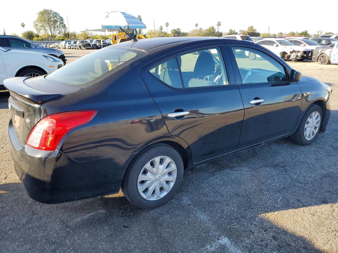 2017 Nissan Versa 1.6 Sv - Фото 3