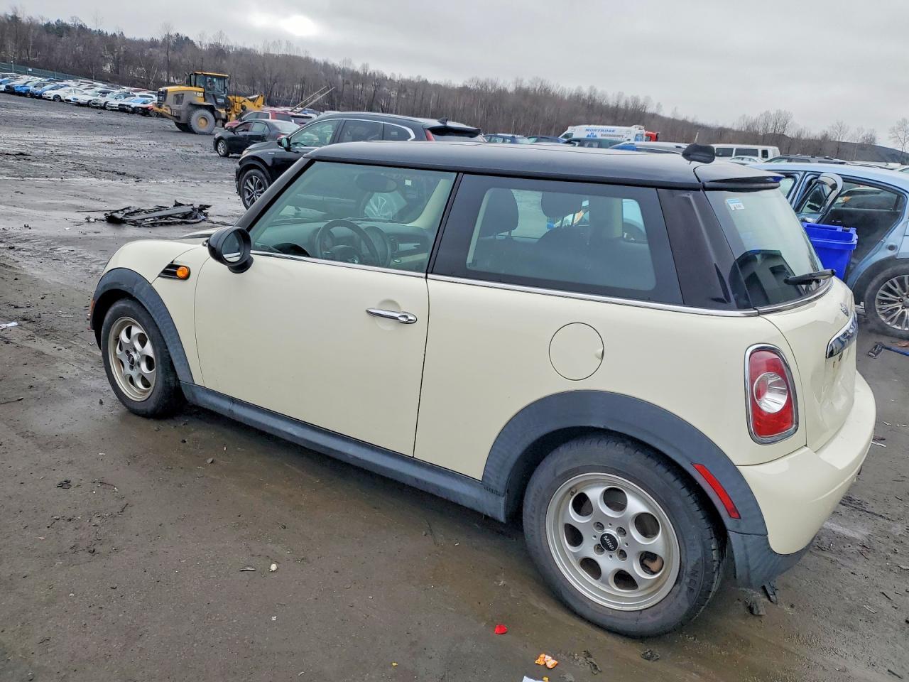 2012 Mini Cooper - Image 2