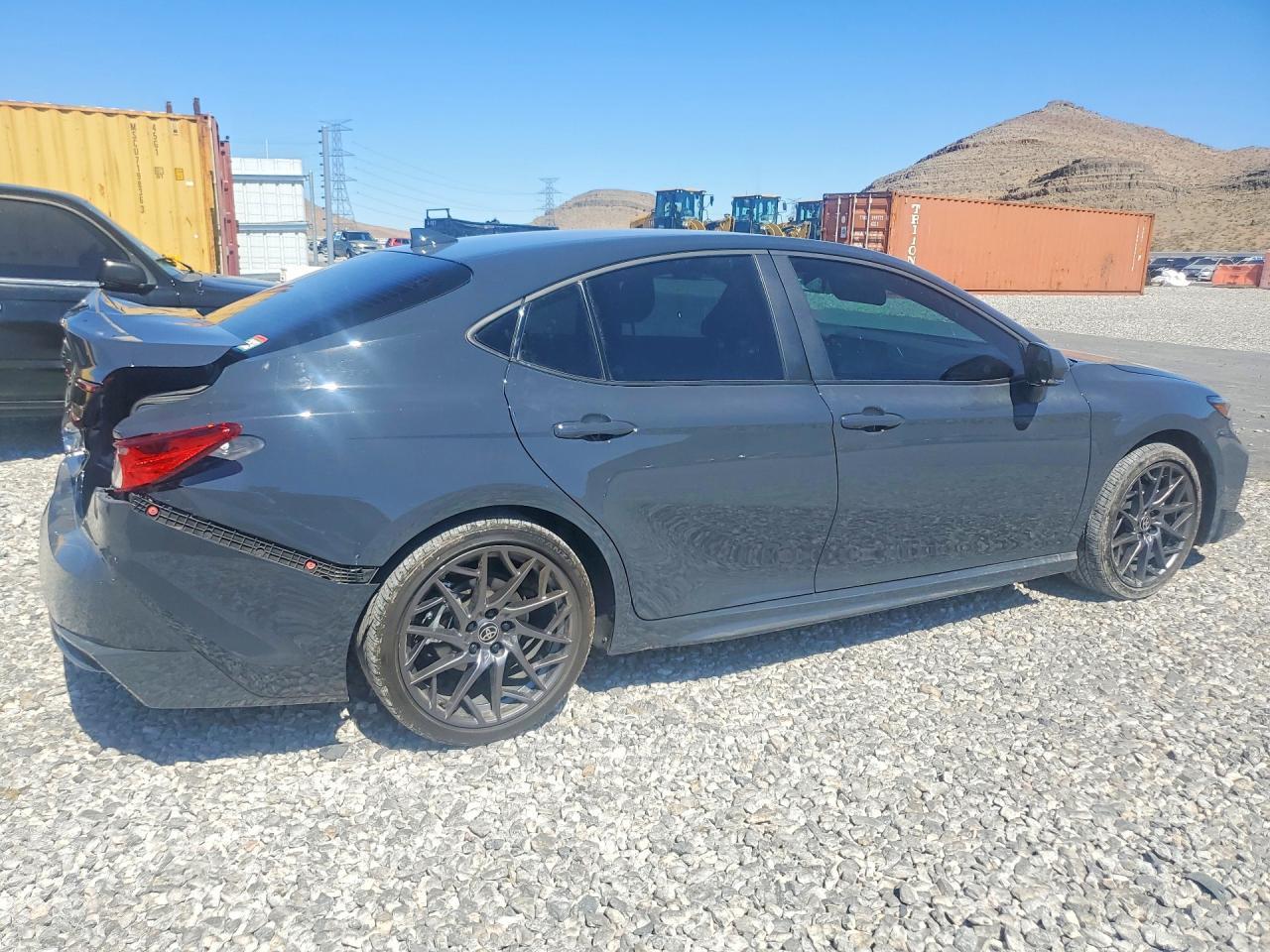 2025 Toyota Camry Xse - Фото 3