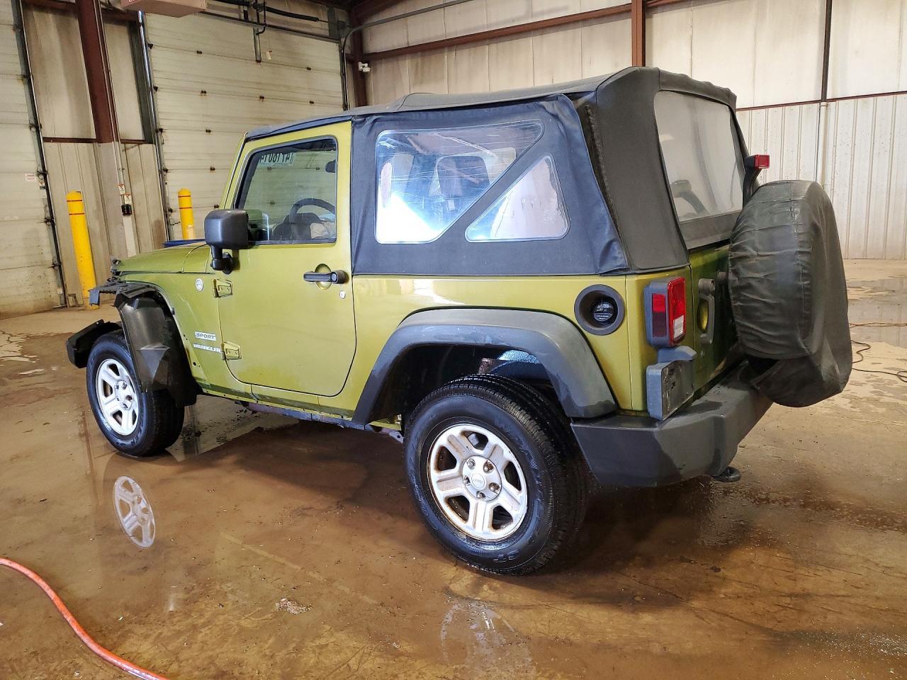 2010 Jeep Wrangler Sport - Фото 2