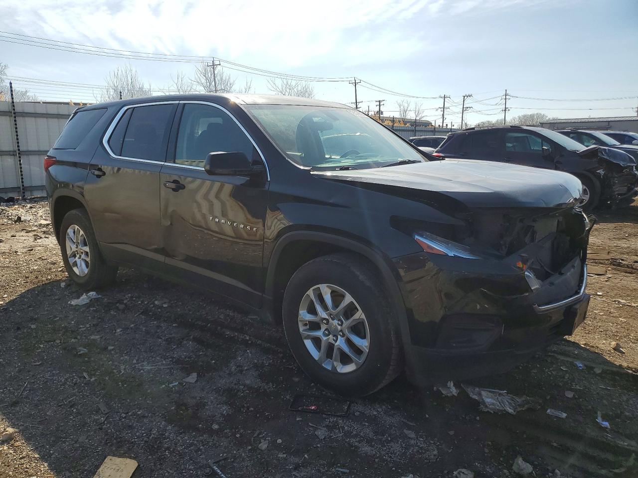 2018 Chevrolet Traverse Ls - Фото 4