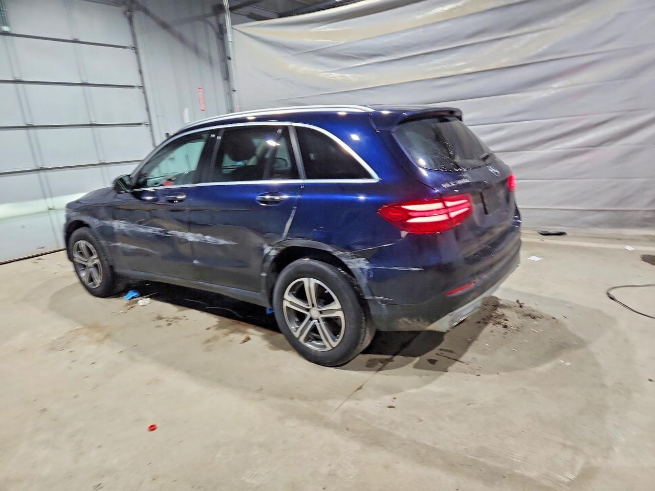 2017 Mercedes-Benz Glc 300 4Matic - Фото 2