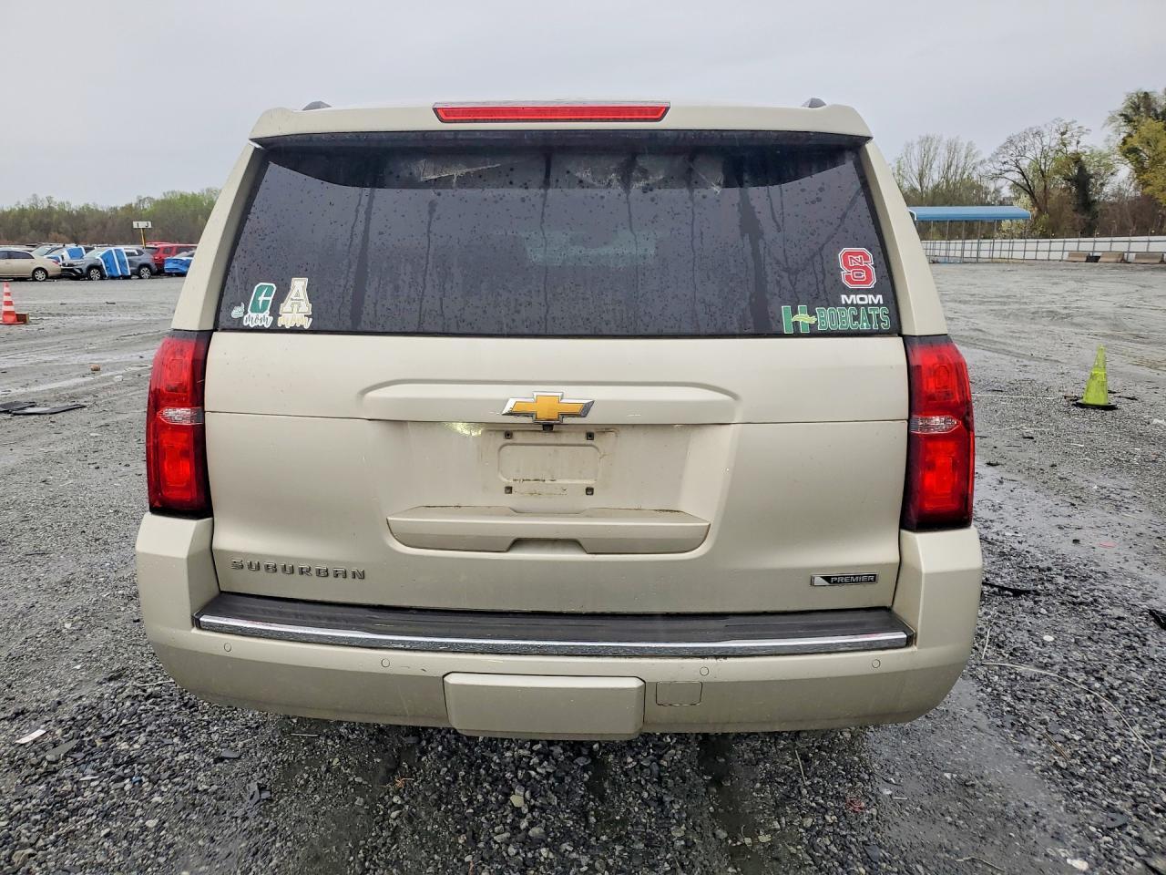 2017 Chevrolet Suburban K1500 Premier - Image 6