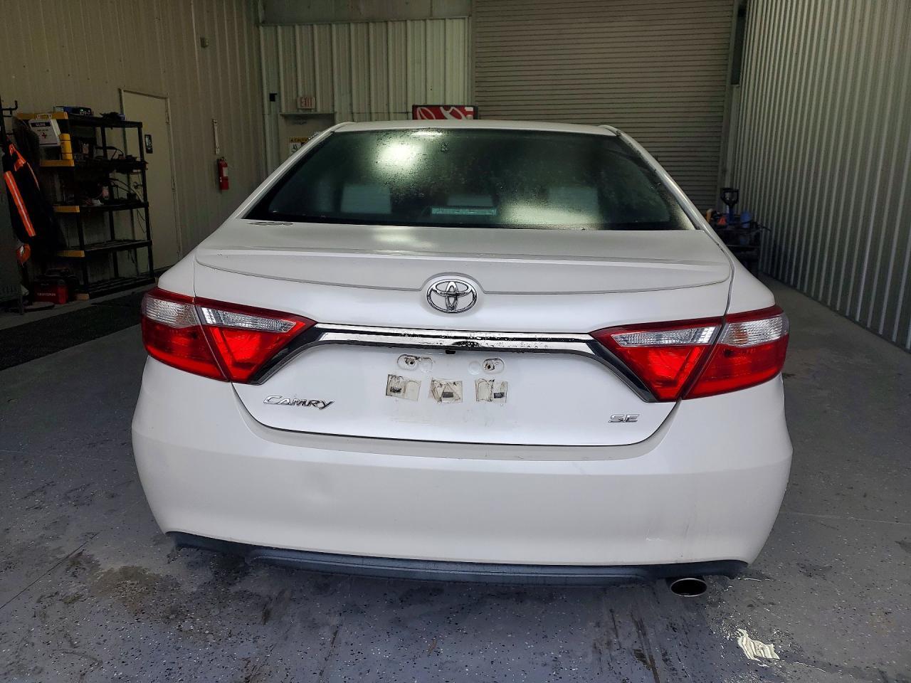 2015 Toyota Camry Le - Фото 6