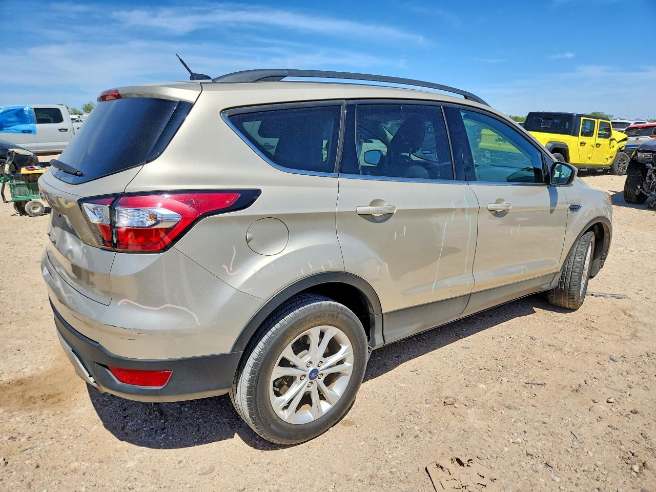 2018 Ford Escape Se - Фото 3