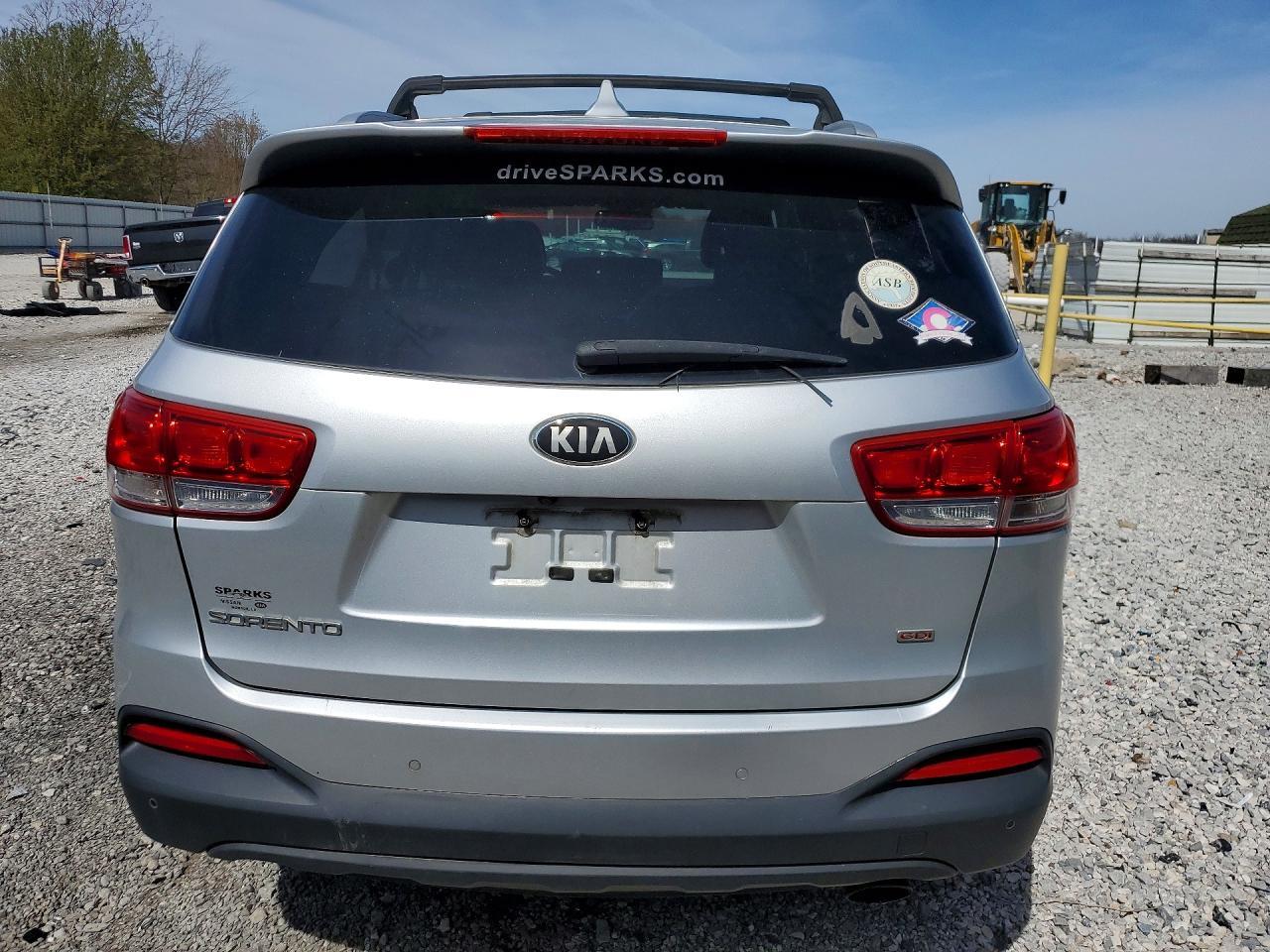 2016 Kia Sorento Lx - Фото 6