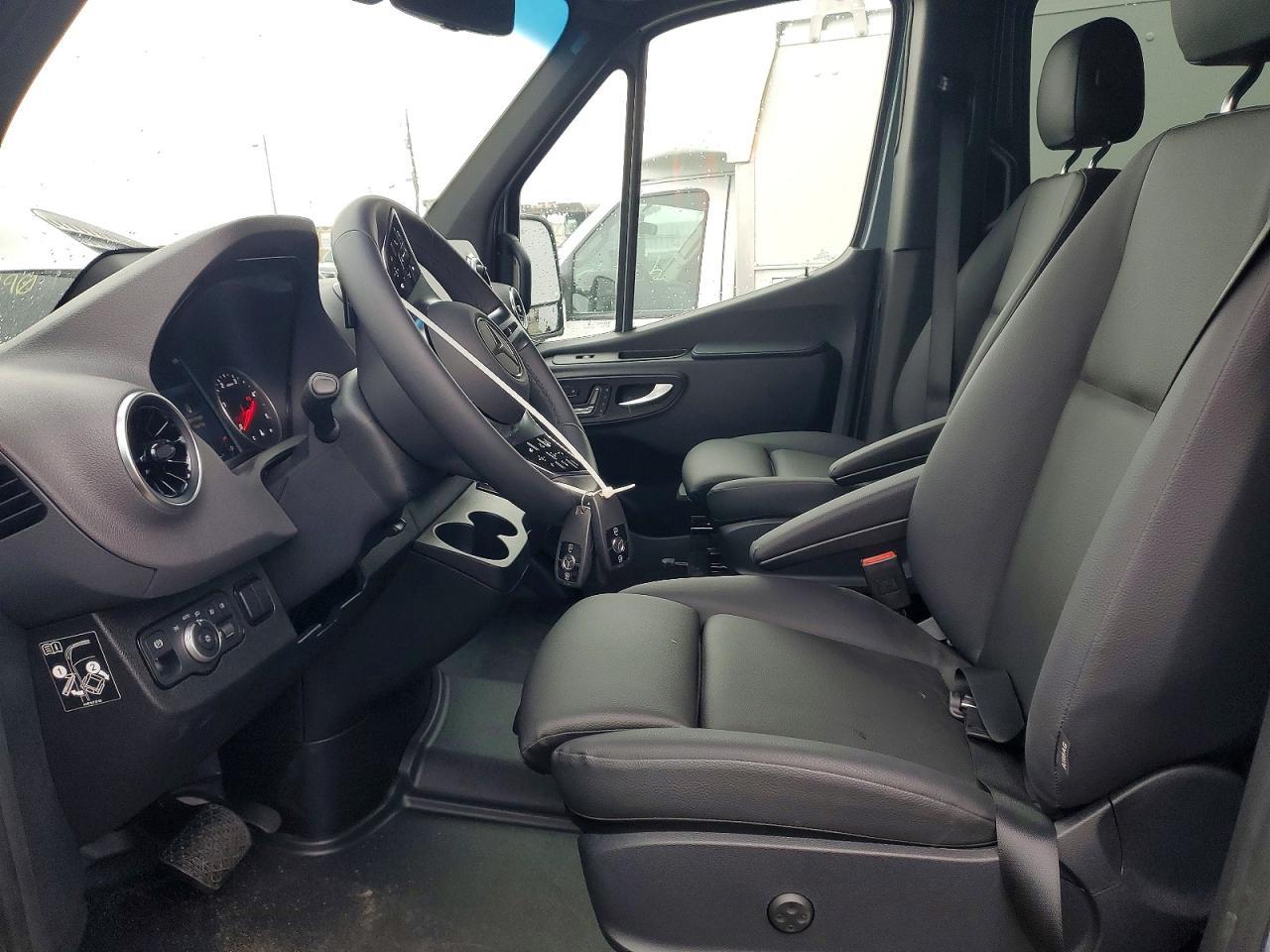 2025 Mercedes-Benz Sprinter 2500 - Image 7