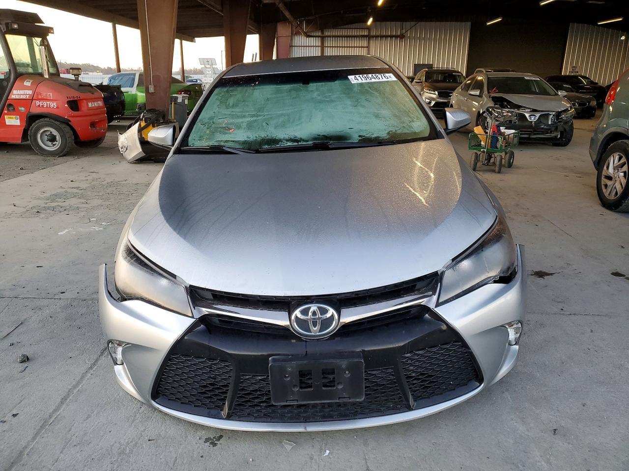 2017 Toyota Camry Se - Фото 5