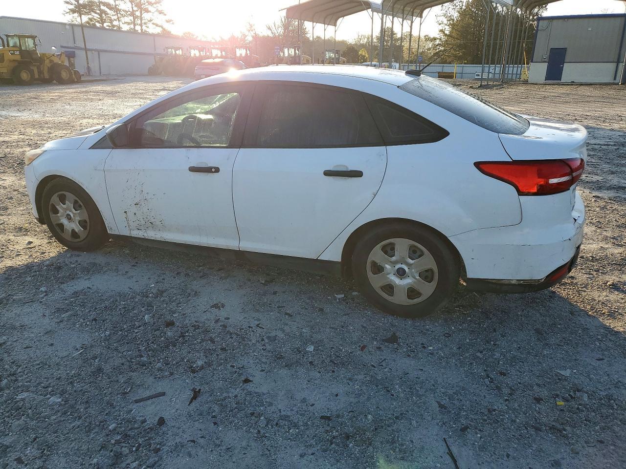 2015 Ford Focus S - Фото 2