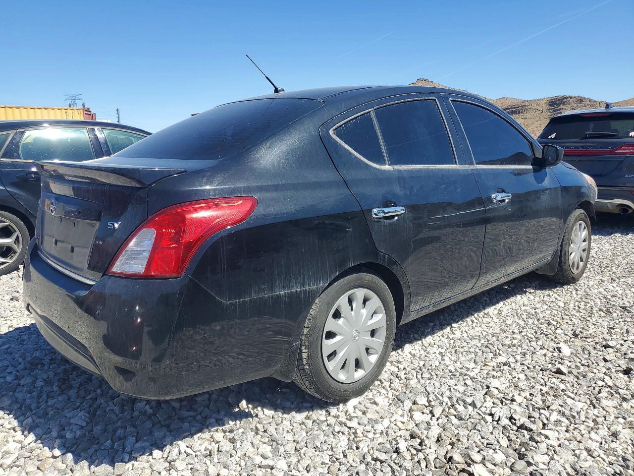 2017 Nissan Versa 1.6 Sv - Image 3