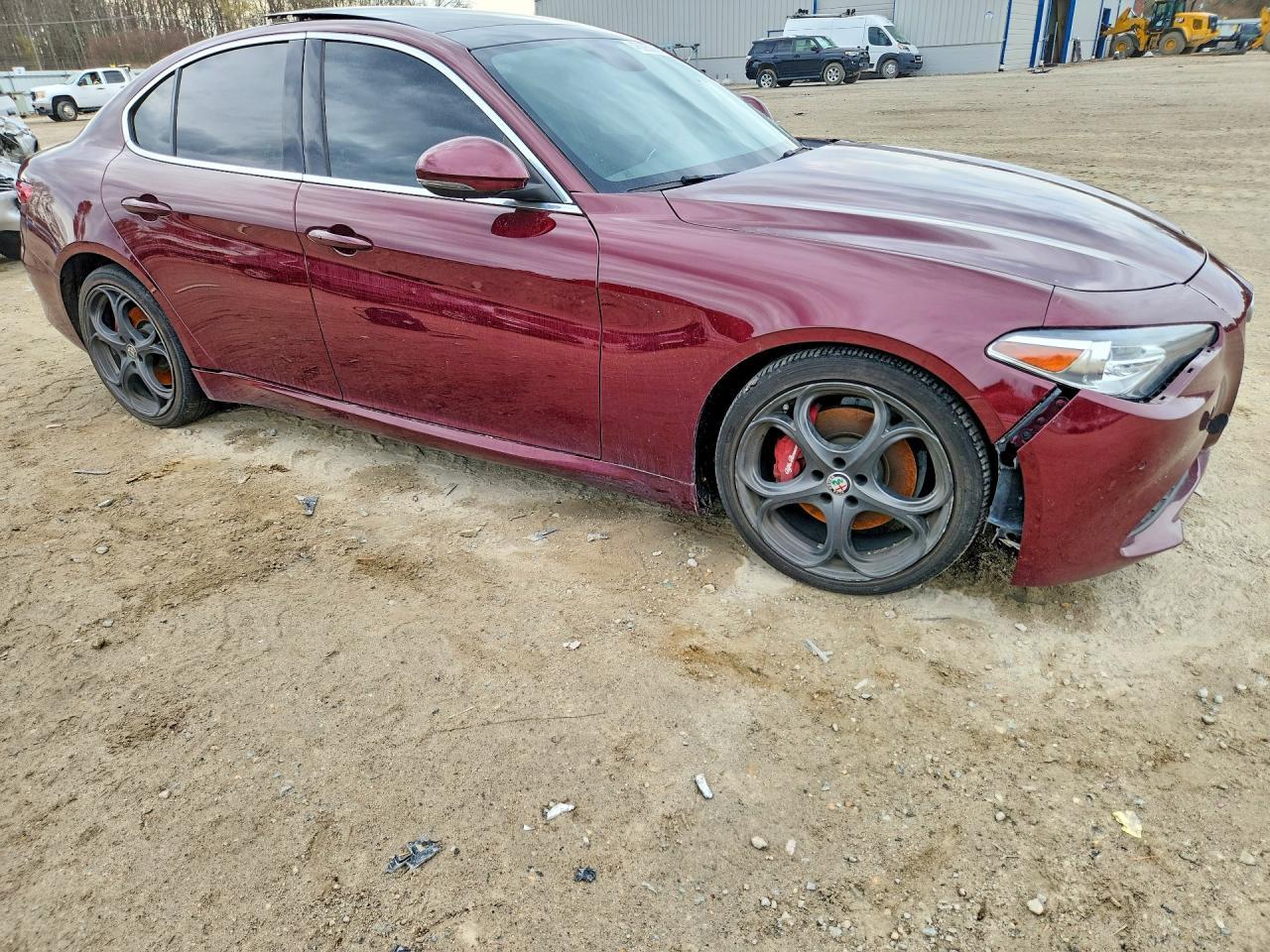 2017 Alfa Romeo Giulia - Фото 4