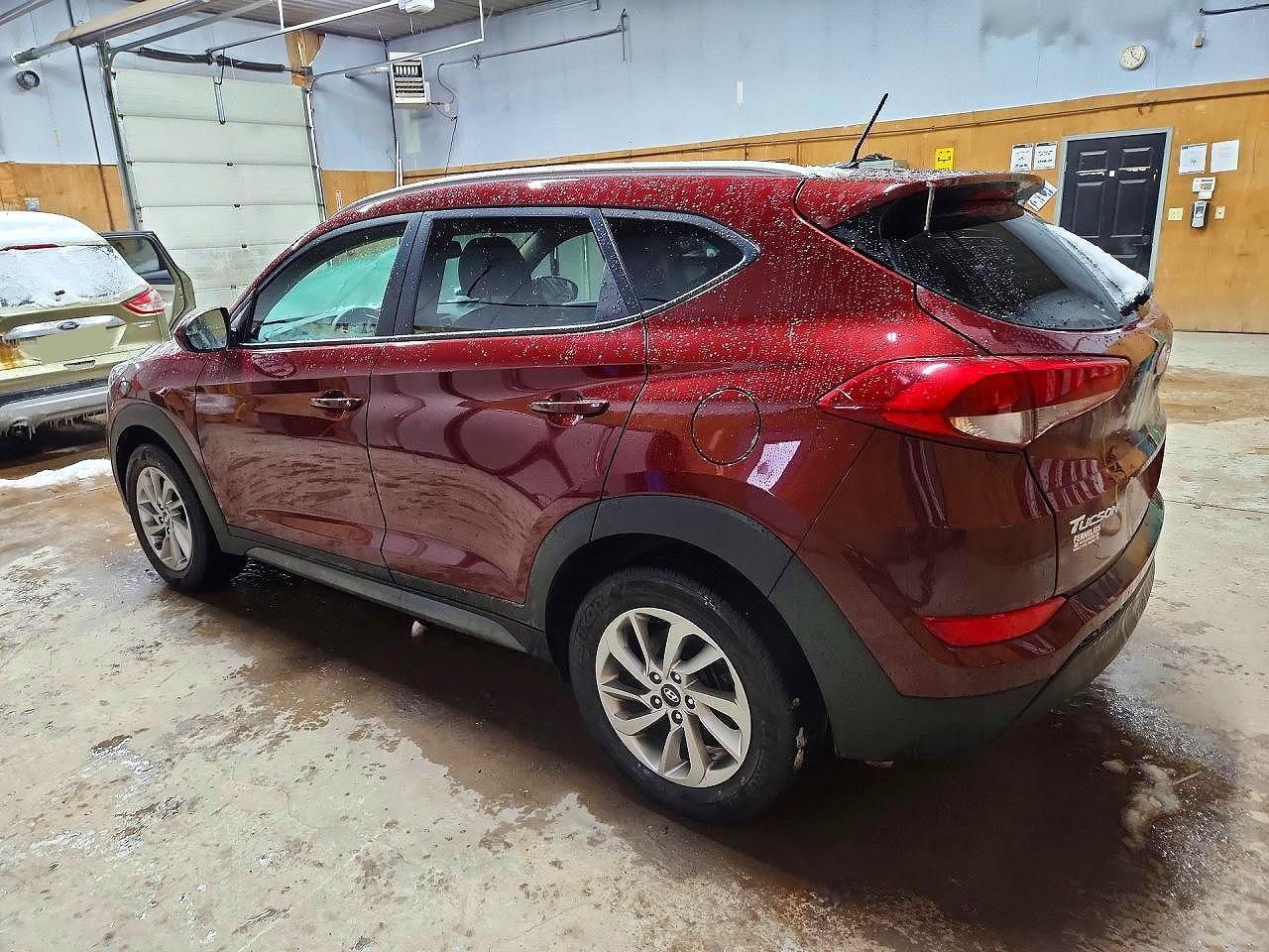 2016 Hyundai Tucson Se - Image 2