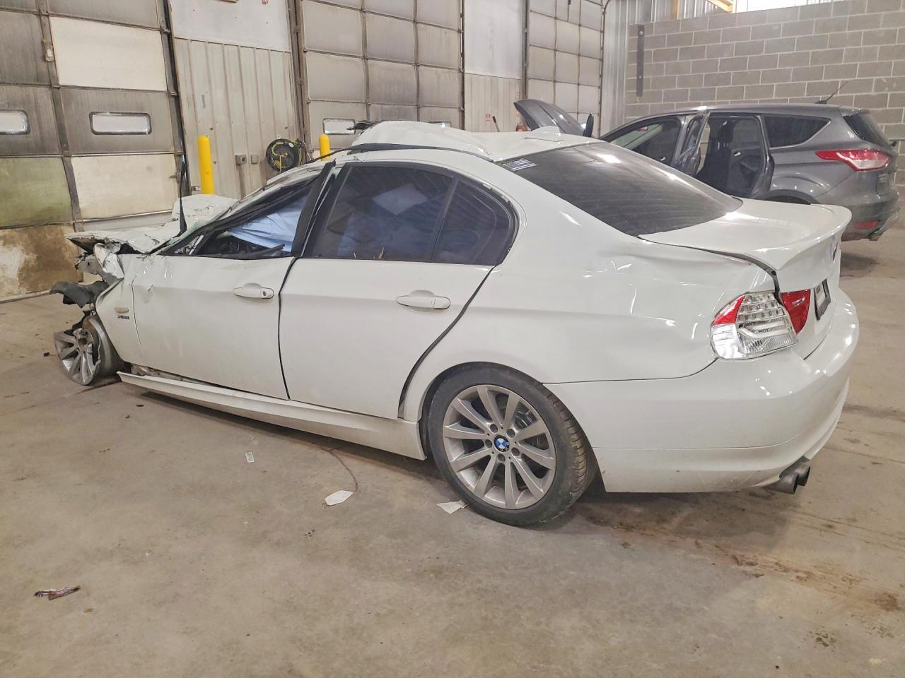 2011 BMW 328 Xi - Фото 2