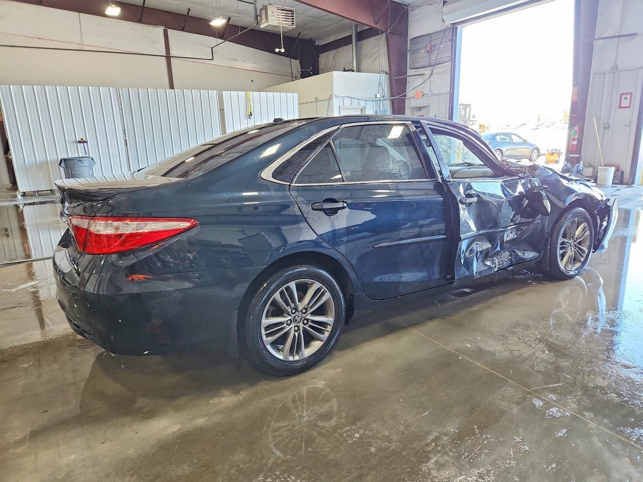 2017 Toyota Camry - Фото 3