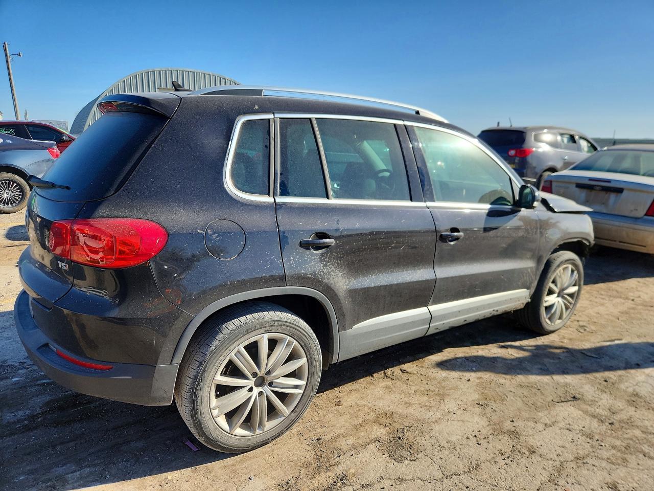 2016 Volkswagen Tiguan S - Фото 3