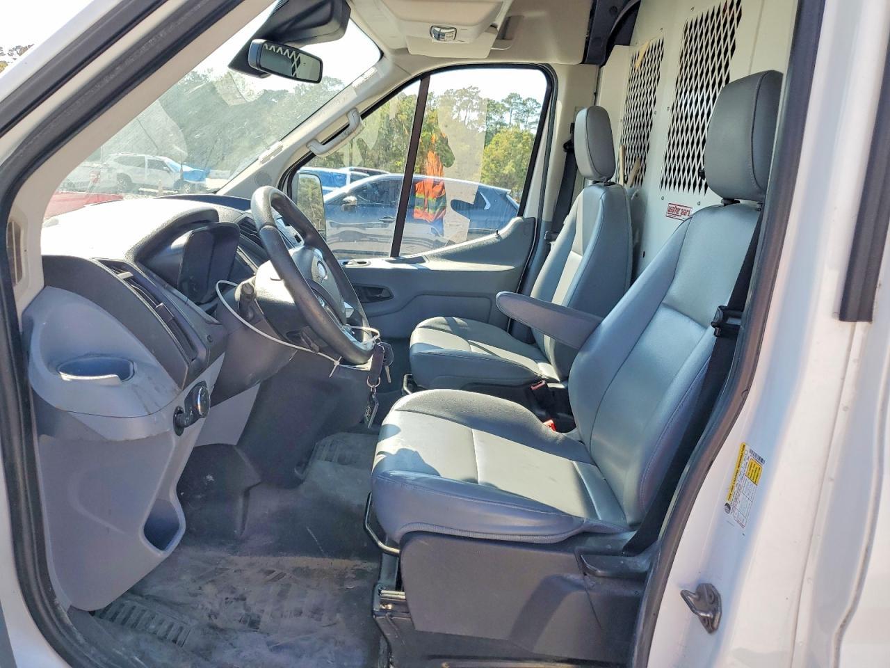 2016 Ford Transit 250 Utility / Service Van - Фото 7