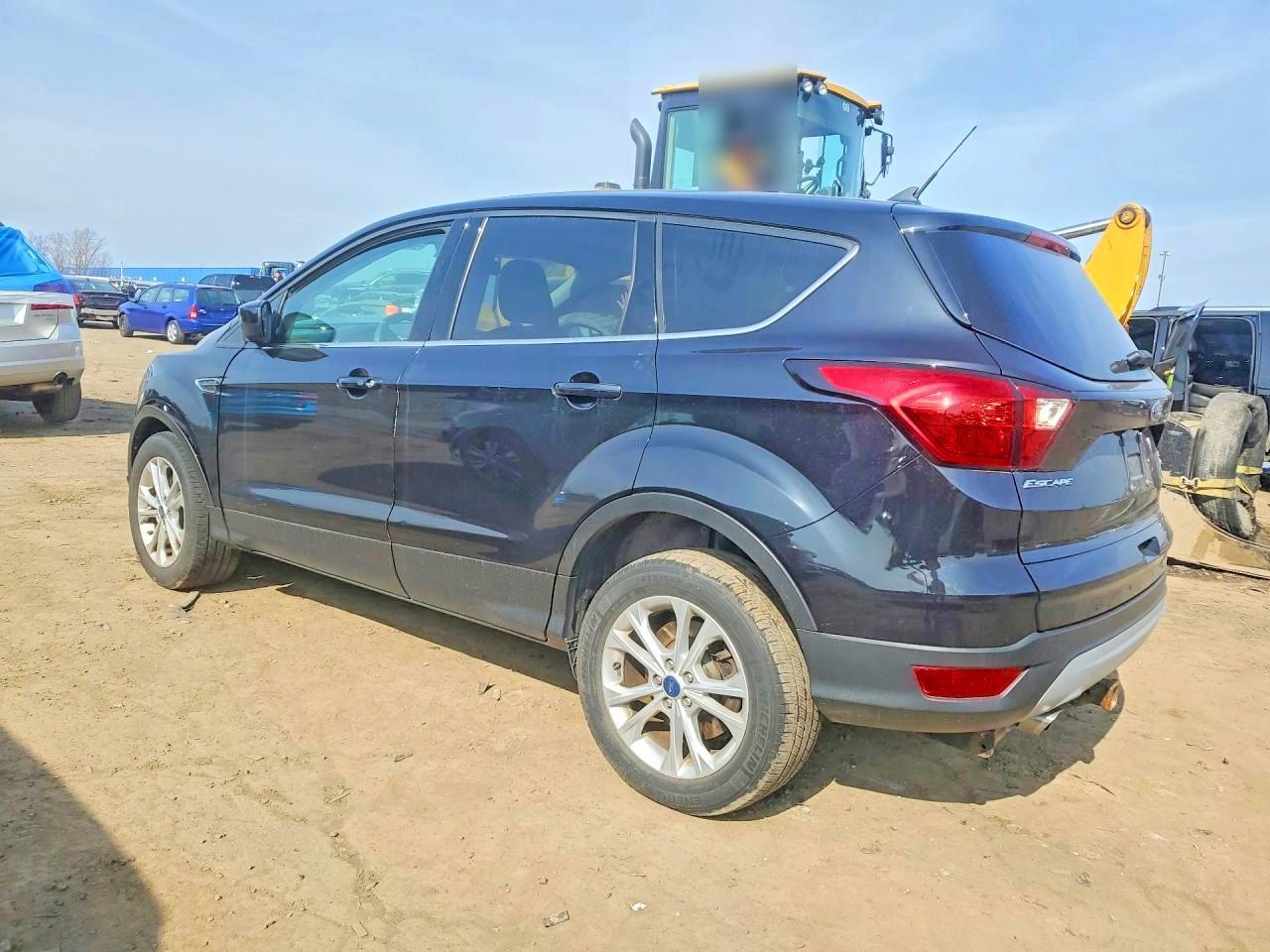 2019 Ford Escape Se - Фото 2