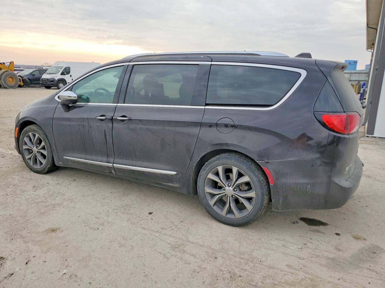2017 Chrysler Pacifica Limited - Фото 2