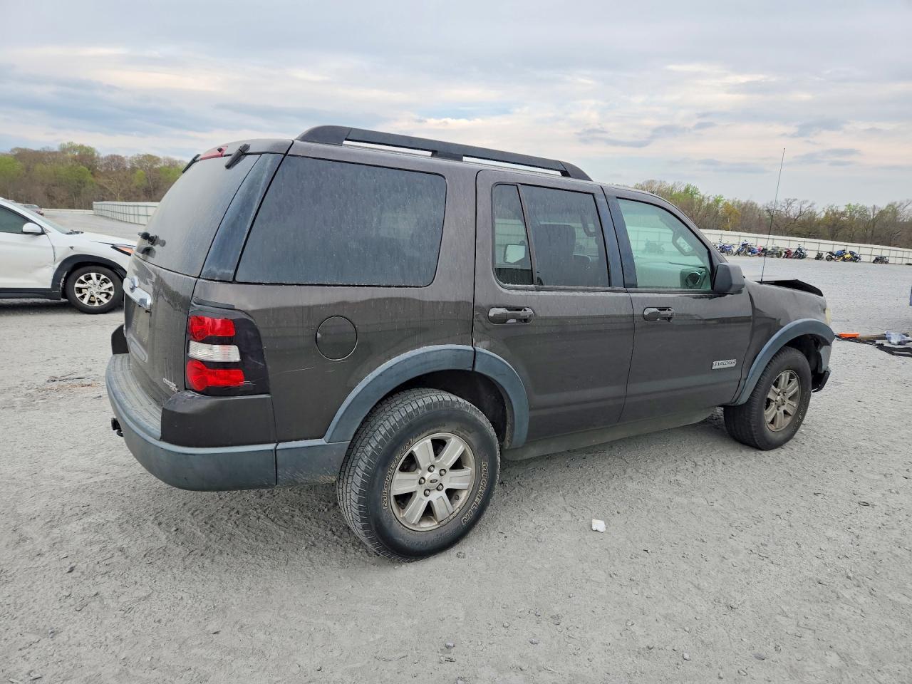 2007 Ford Explorer Xlt - Image 3